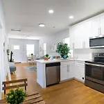 Cozy Stylish Chic Home Ybor, Dt Central Location