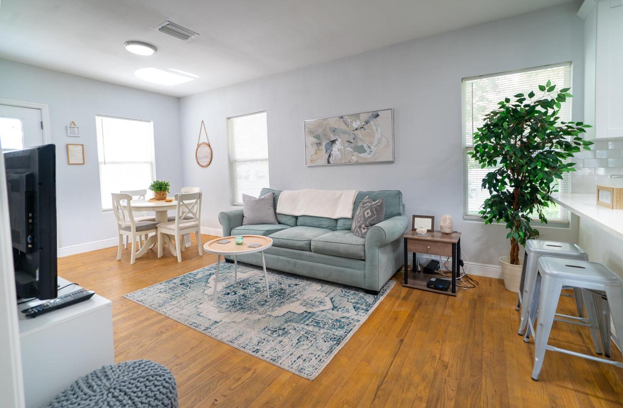 Cozy Stylish Chic Ybor, Dt Location * Tampa